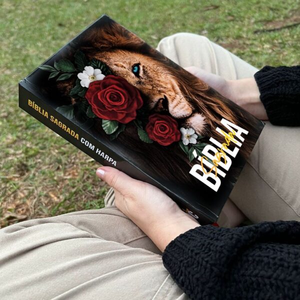 Bíblia Sagrada Leão & Rosas Com Harpa e Índice Versão ARC