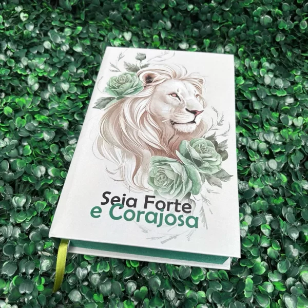 Bíblia Sagrada Seja Forte e Corajosa Verde Com Harpa e Índice Versão ARC - Imagem 4
