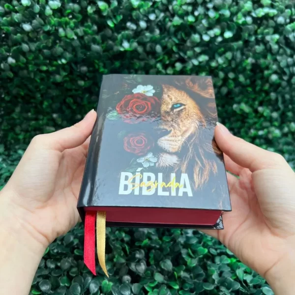 Mini Bíblia de bolsa leão e rosas com índice letra pequena ARC - Imagem 6