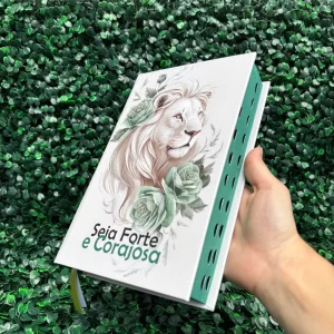 biblia-seja-forte-e-corajosa-do-herdeiro-da-coroa.webp