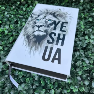 biblia-yeshua-preta-leao-masculina-capa-dura.webp