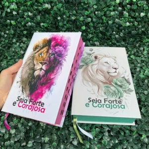 biblias-femininas-seja-forte-e-corajosa.webp